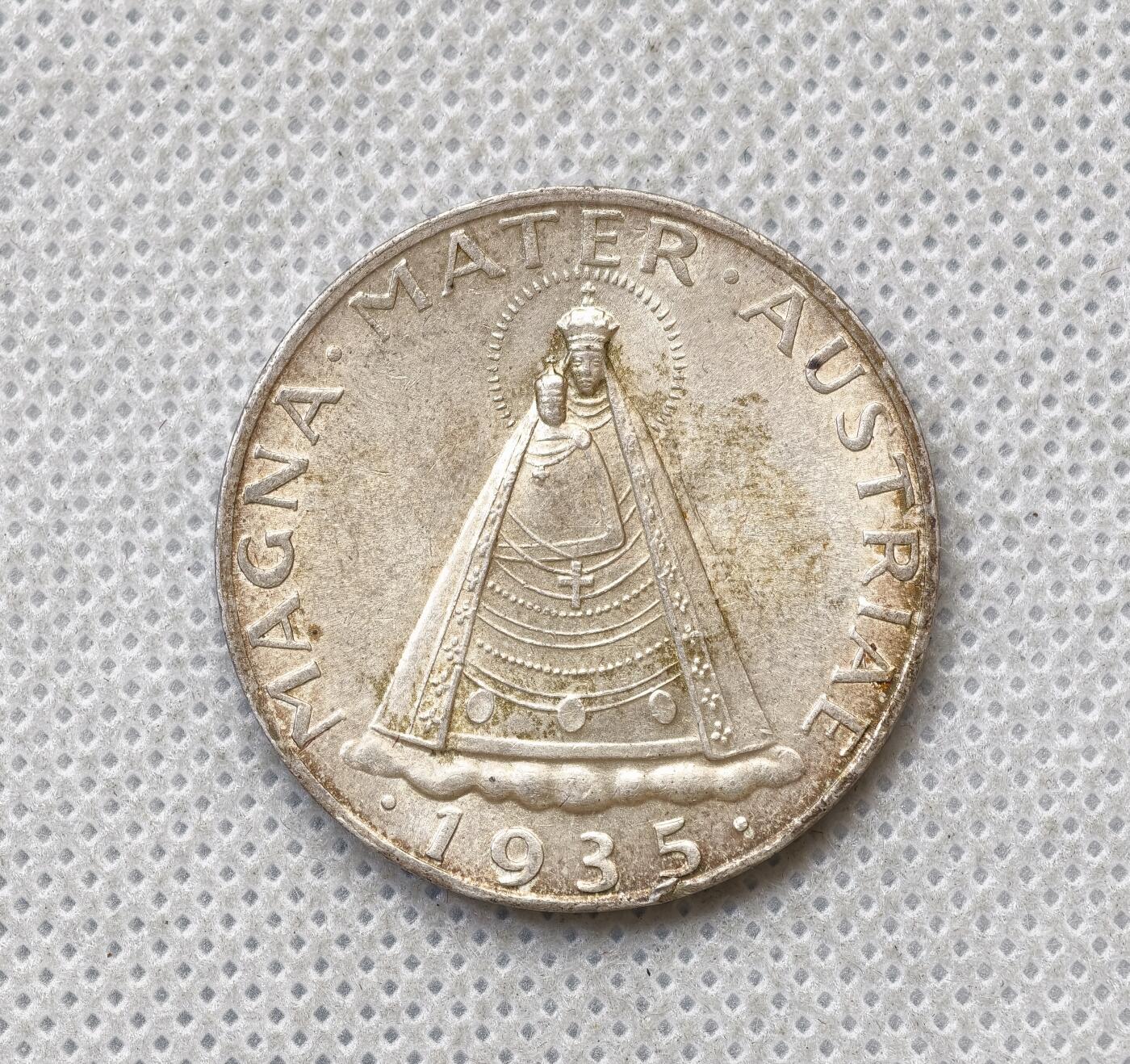 甄臻铺-世界币章拍卖（第54期），3月28日甄品场拍品征集中，送拍享返佣金等优惠多多 裸币，1935奥匈帝国圣母抱婴，转光明显，细节见图