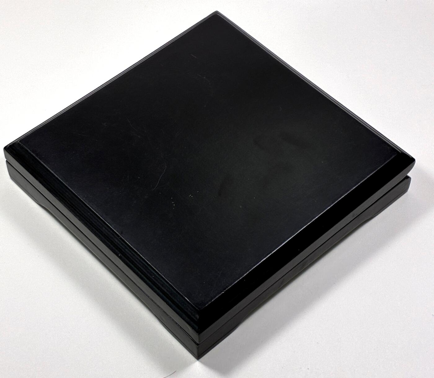 【雨安】【直播拍卖】【第0127期-裸币套币】2026-03-13 周五 19:30 (金价1140, 银价21.50) [现代装帧] Liberia 利比里亚 10元 2001年 镶嵌路易莎公主号沉船碎片 特大纪念币 [发行量2000][770克, 100mm]