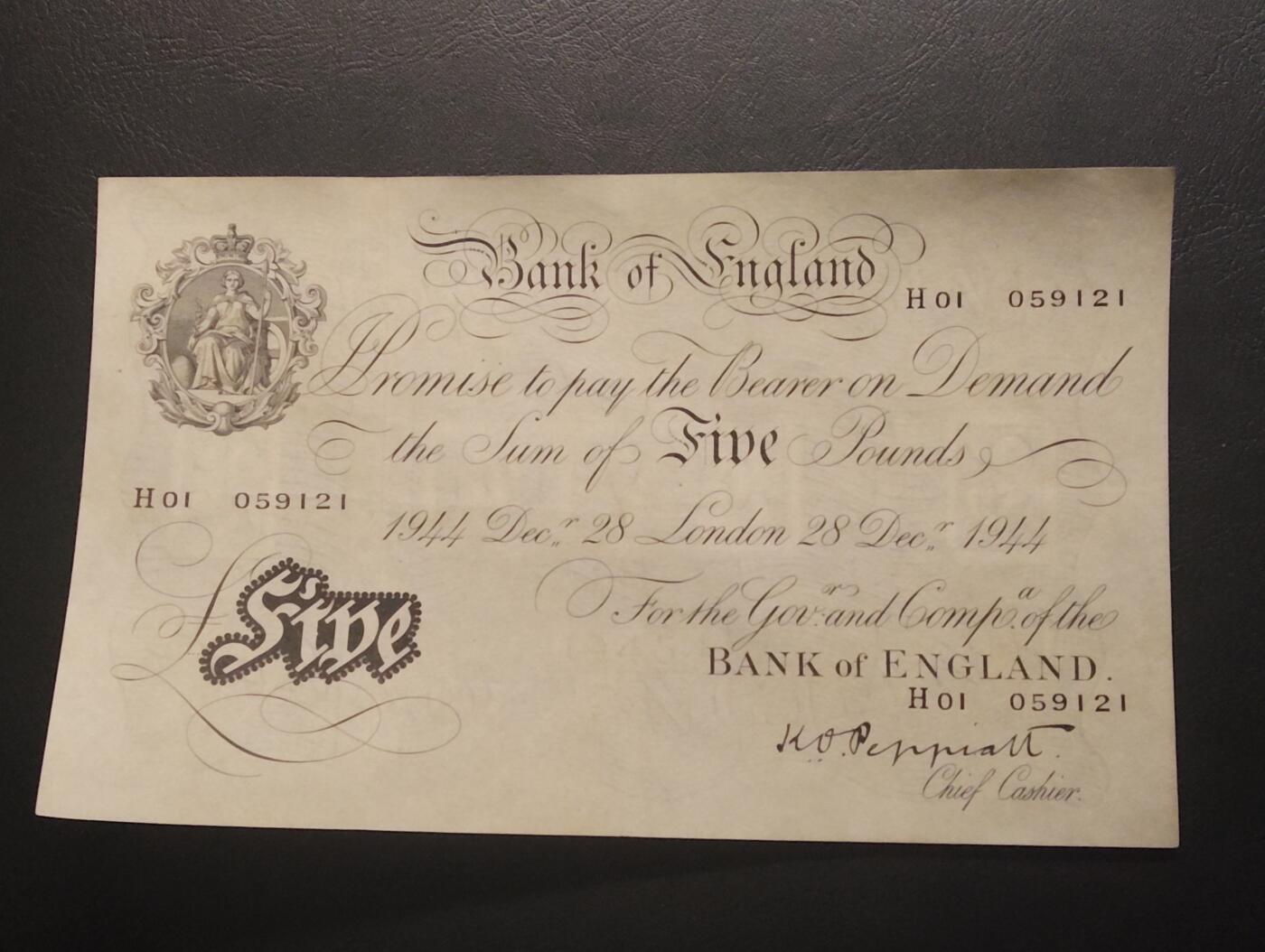 2026三月第二期，总219期 英格兰1944年5镑AUNC无47，作为知名度极高且经典的“白色英镑”，是当年财富的象征，虽然设计简洁但水印和油墨的防伪细致，是不可错过的经典英镑品种