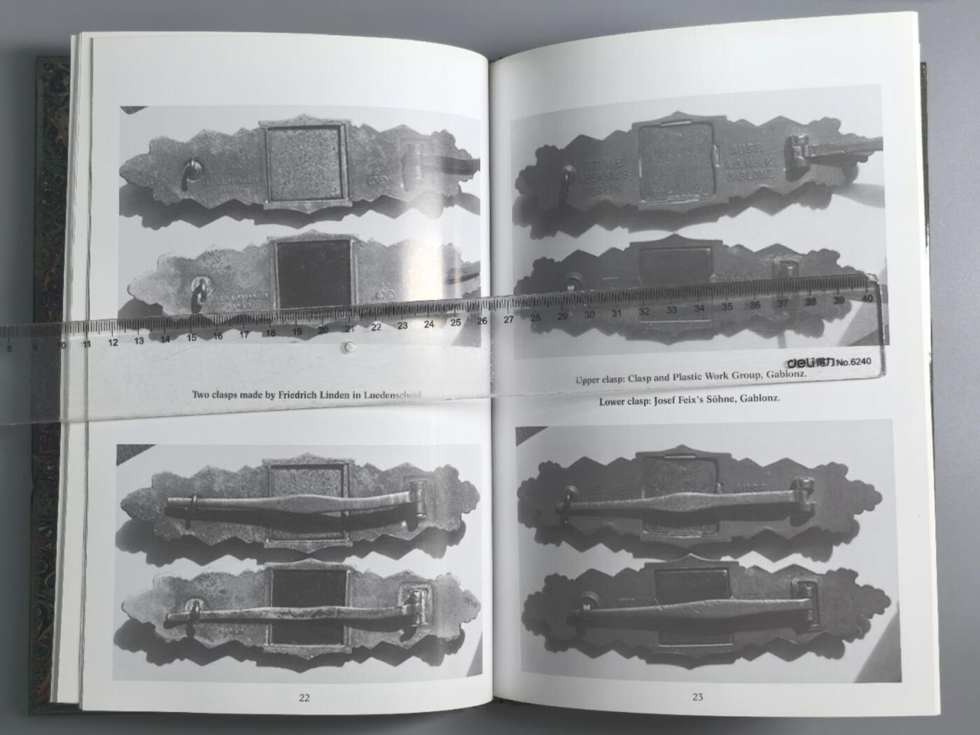 小驴勋章奖章收藏3月14日周六晚六点拍卖（珍爱和平，收藏战争，铭记历史，勿忘国耻，忠党爱国。有偿代拍，送拍规则在简介最后，参拍须阅读规则后再参拍，关系到运费包装发货时效真假辨别等关键信息，拍卖时不再发原图，看大图店主微信码在拍卖店铺介绍里） 德三CCC书籍