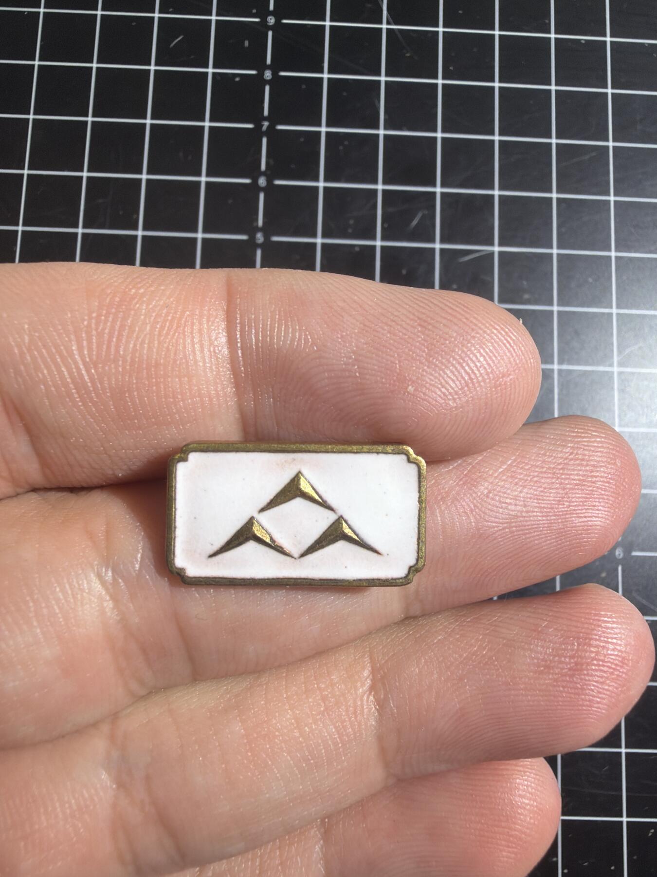 古冰库章牌勋赏收藏第57次拍卖 中国第一汽车制造厂纪念章