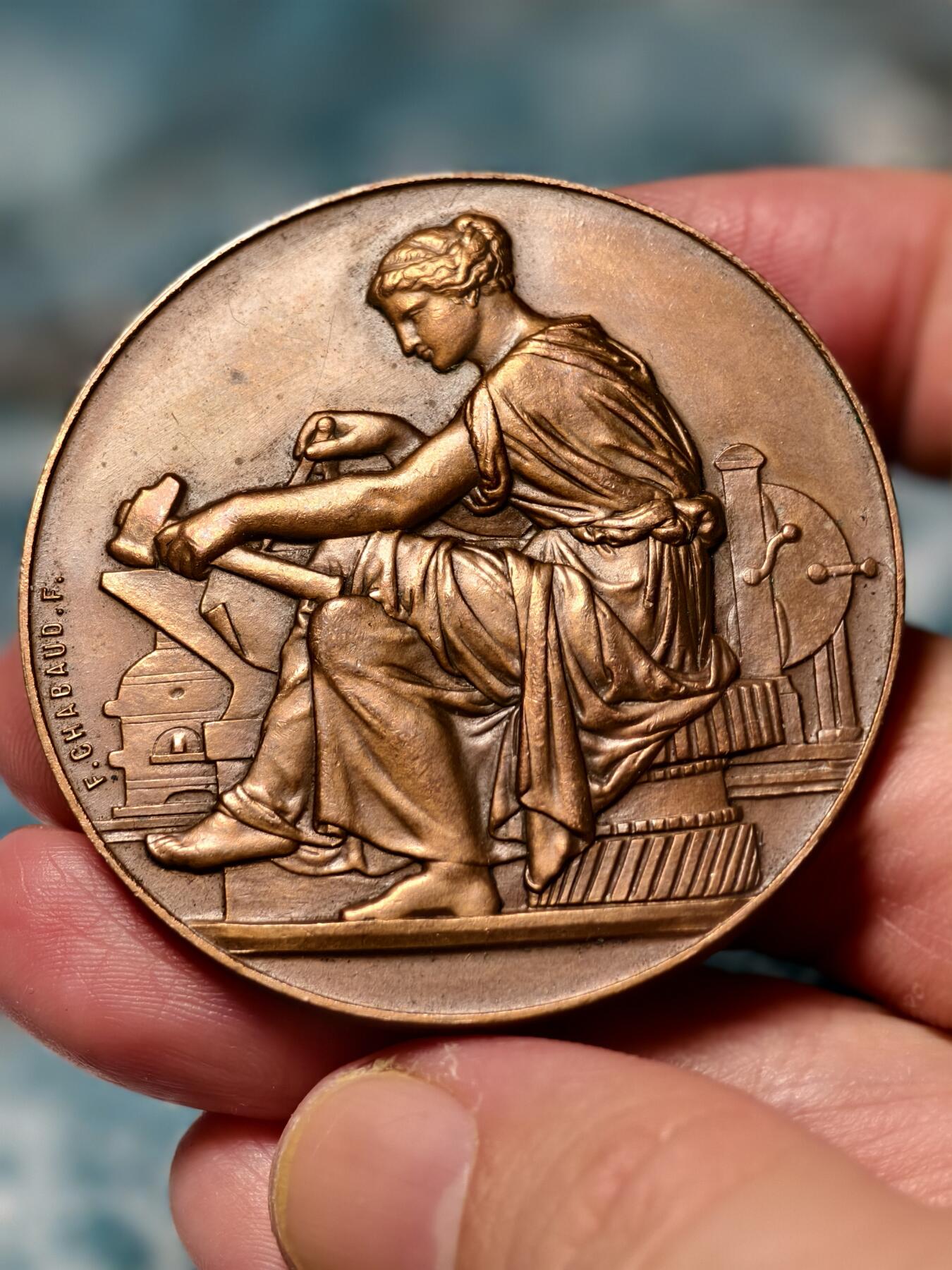 抚柳草堂-第十六期章牌钱币  奖章勋章限时免佣 满百包邮 放漏专场 19世纪末-20世纪初法国工业女神大铜章  直径50mm  重量60g Ms级品相