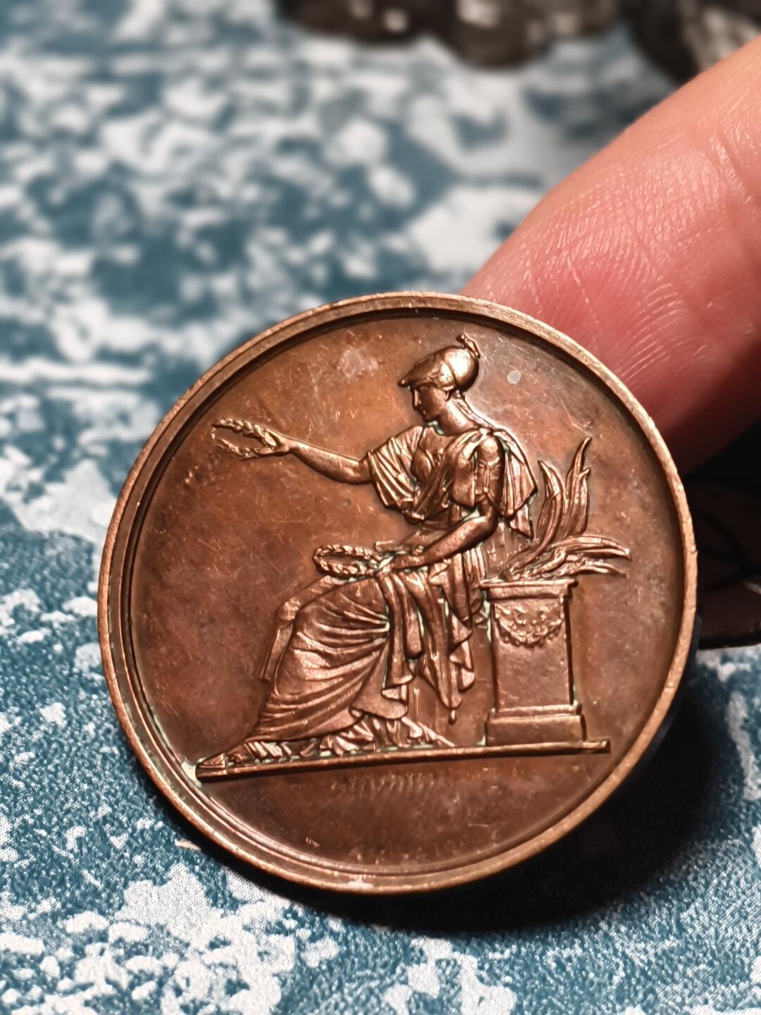 抚柳草堂-第十六期章牌钱币  奖章勋章限时免佣 满百包邮 放漏专场 19世纪法国塔尔纳-加龙省文理与艺术学会纪念铜章 15.6克 33.5mm 早期蜜蜂边铭