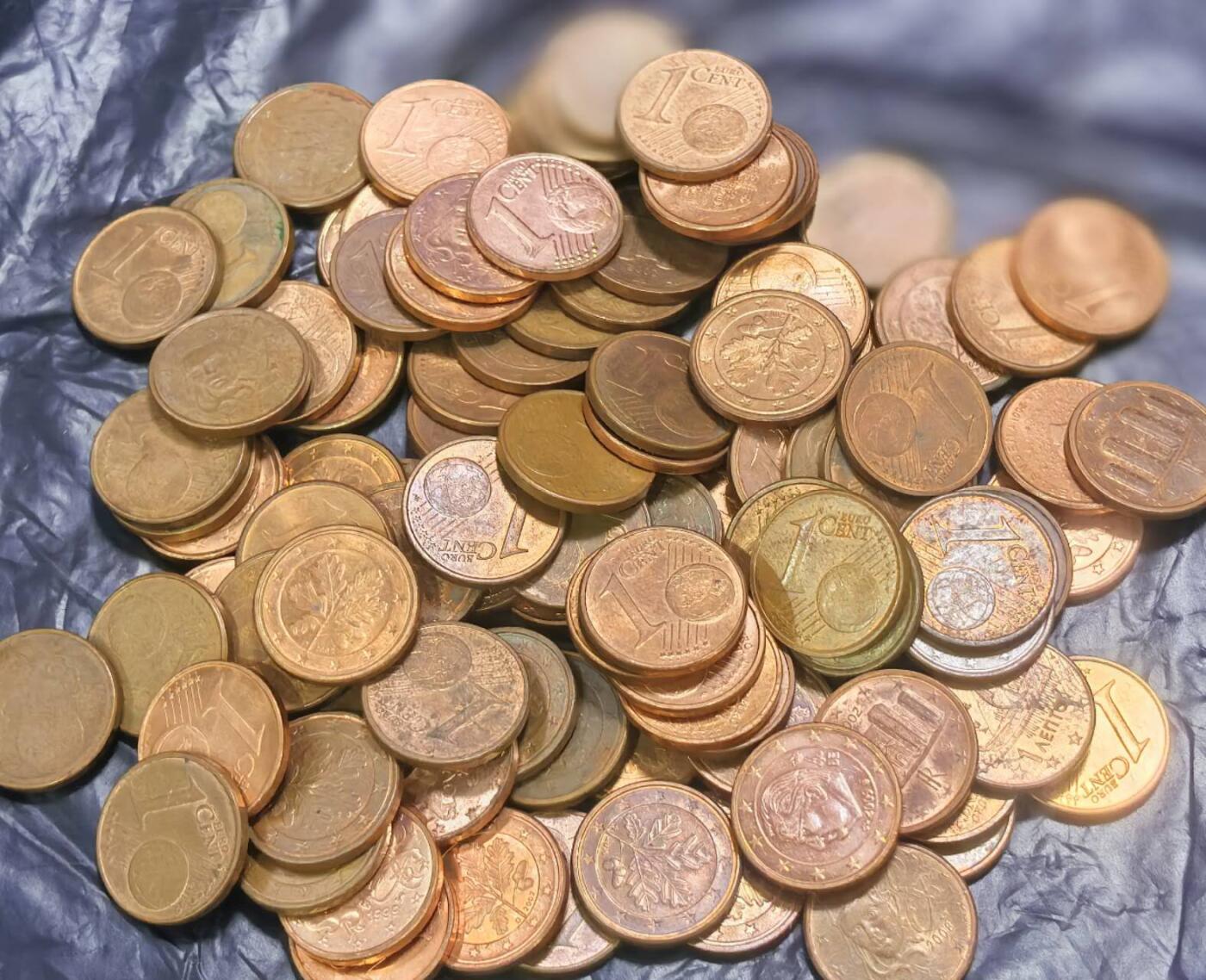 北京马甸外国币专卖第149期，外国币专场，陆续上拍，欢迎关注 欧元：1欧分100枚