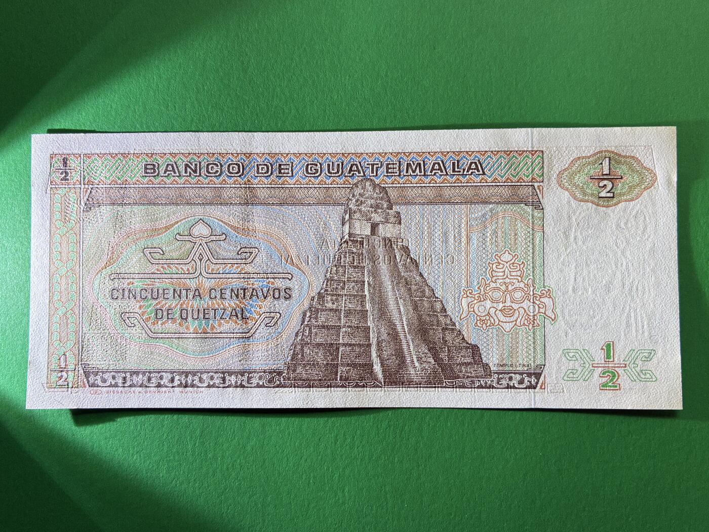 咖啡豆•收藏 2026年Mar_19th世界各国纸币拍卖 危地马拉 1988年 1/2格查尔 全新UNC 外国 非洲纸币