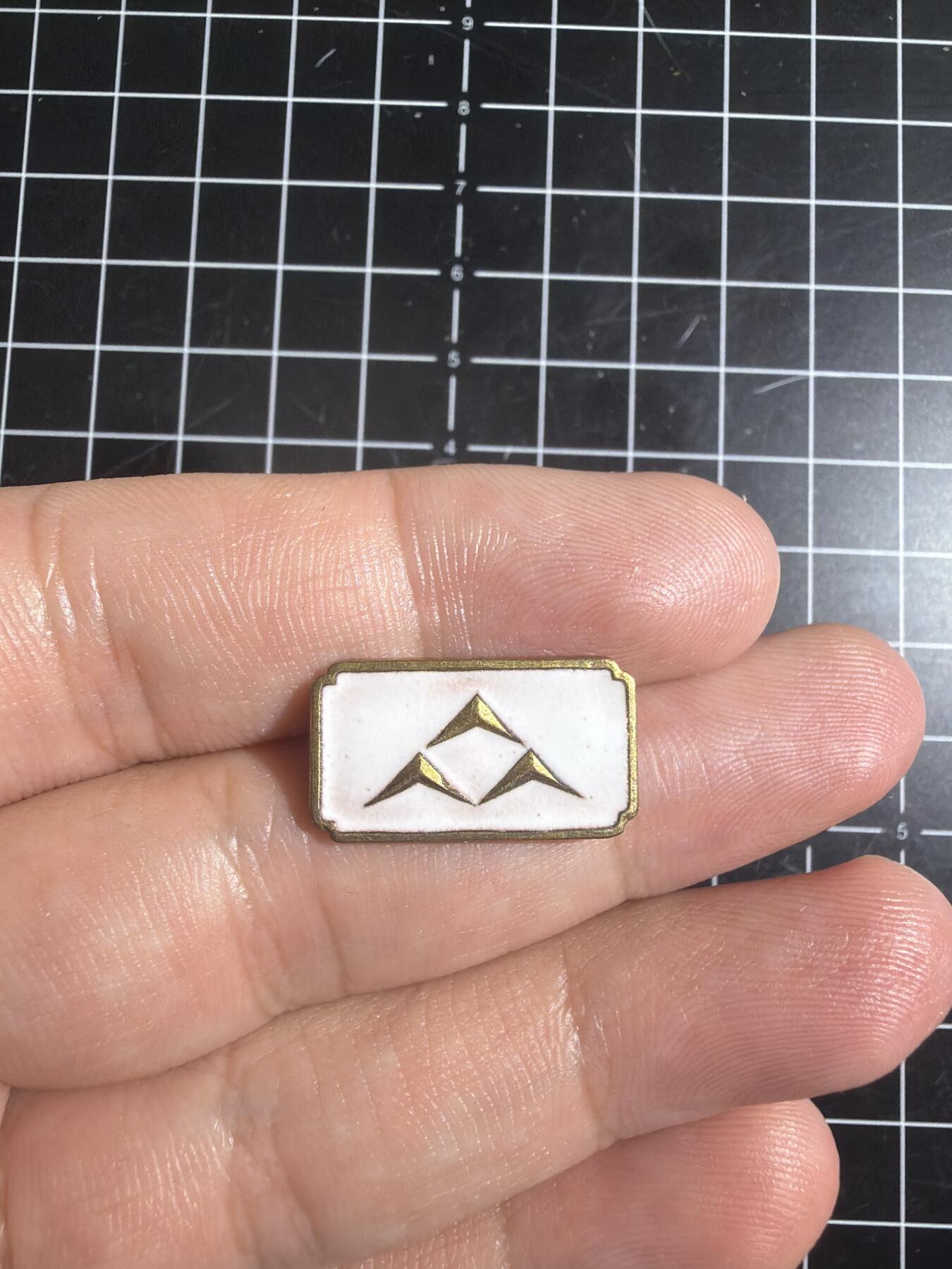 古冰库章牌勋赏收藏第57次拍卖 中国第一汽车制造厂纪念章