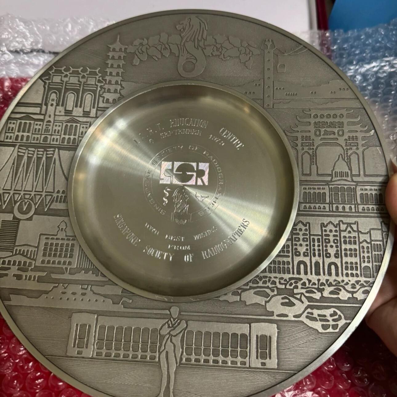 日日生财—银币珍藏专场 新加坡J.A.R.T.教育中心纪念锡盘一对