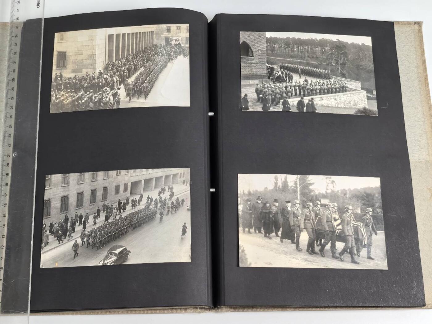 小驴勋章奖章收藏3月14日周六晚六点拍卖（珍爱和平，收藏战争，铭记历史，勿忘国耻，忠党爱国。有偿代拍，送拍规则在简介最后，参拍须阅读规则后再参拍，关系到运费包装发货时效真假辨别等关键信息，拍卖时不再发原图，看大图店主微信码在拍卖店铺介绍里）