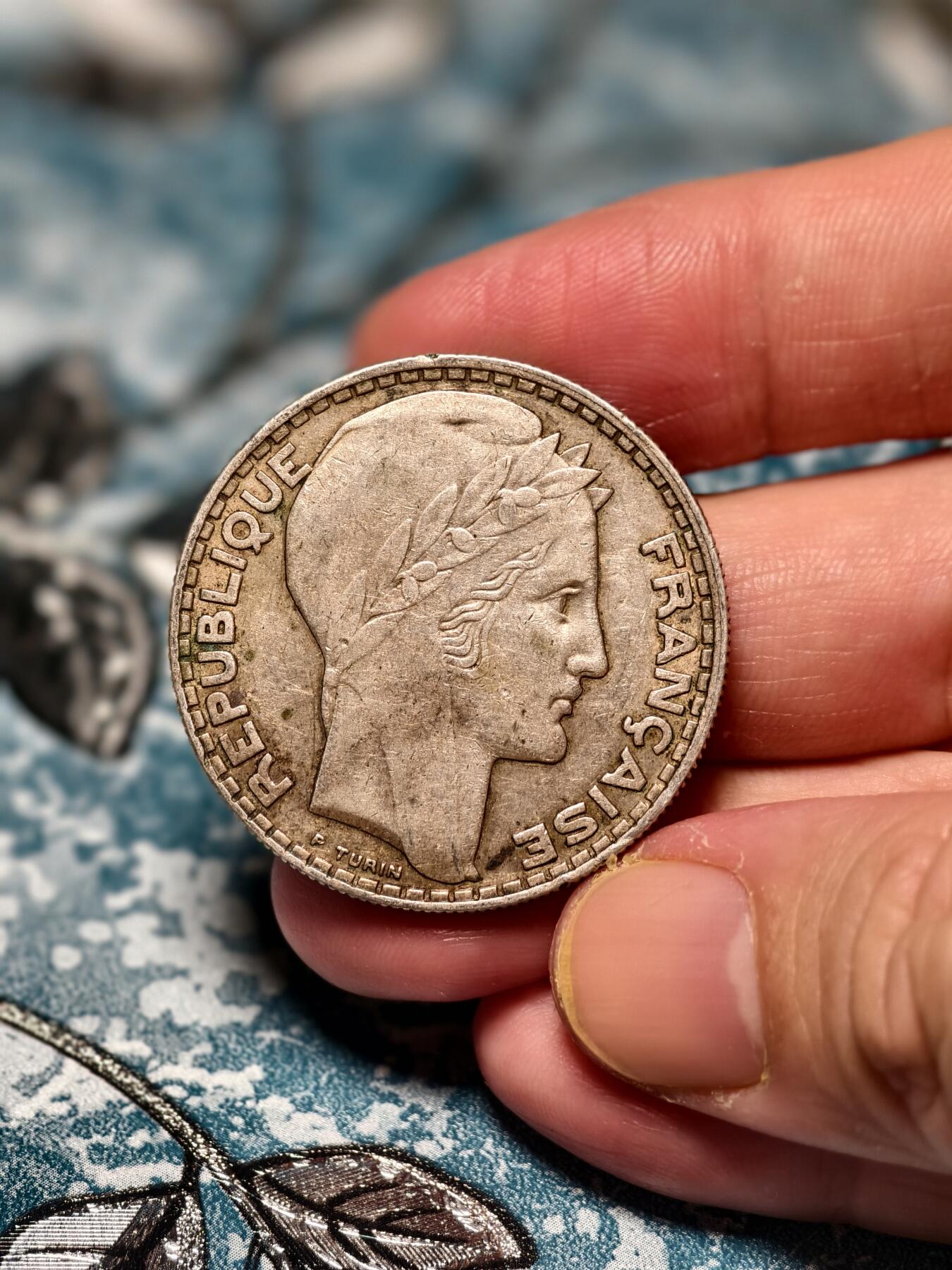 抚柳草堂-第十六期章牌钱币  奖章勋章限时免佣 满百包邮 放漏专场 1933法国谷物女神20法郎银币 重20g老包浆好味道