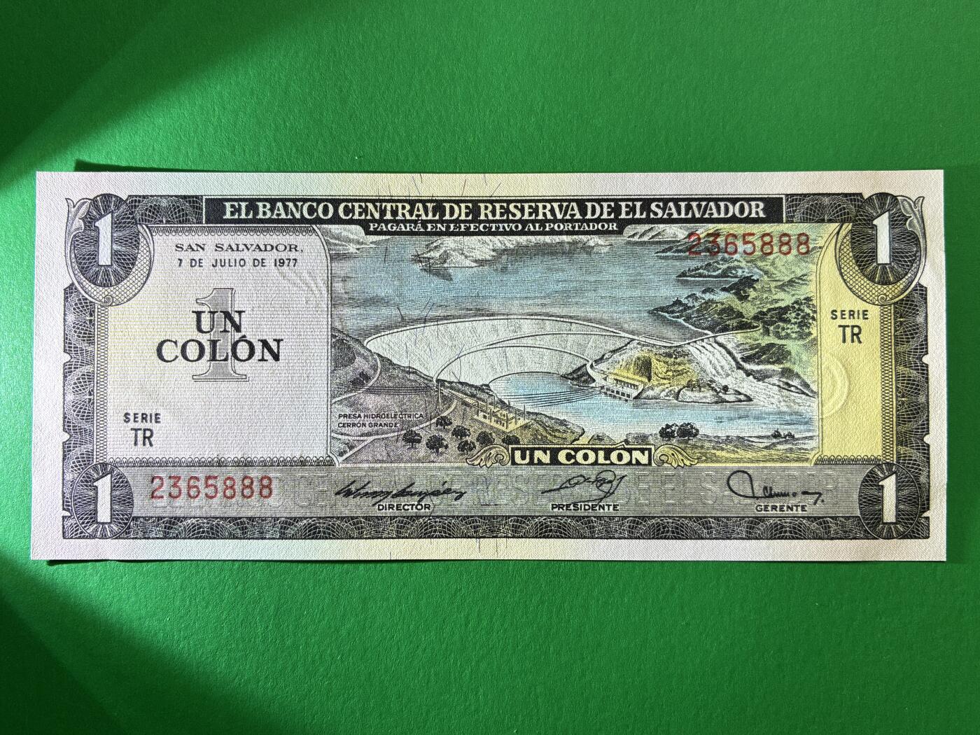 咖啡豆•收藏 2026年Mar_19th世界各国纸币拍卖 萨尔瓦多 1977年 1科朗 全新UNC 外国 美洲纸币 豹子号