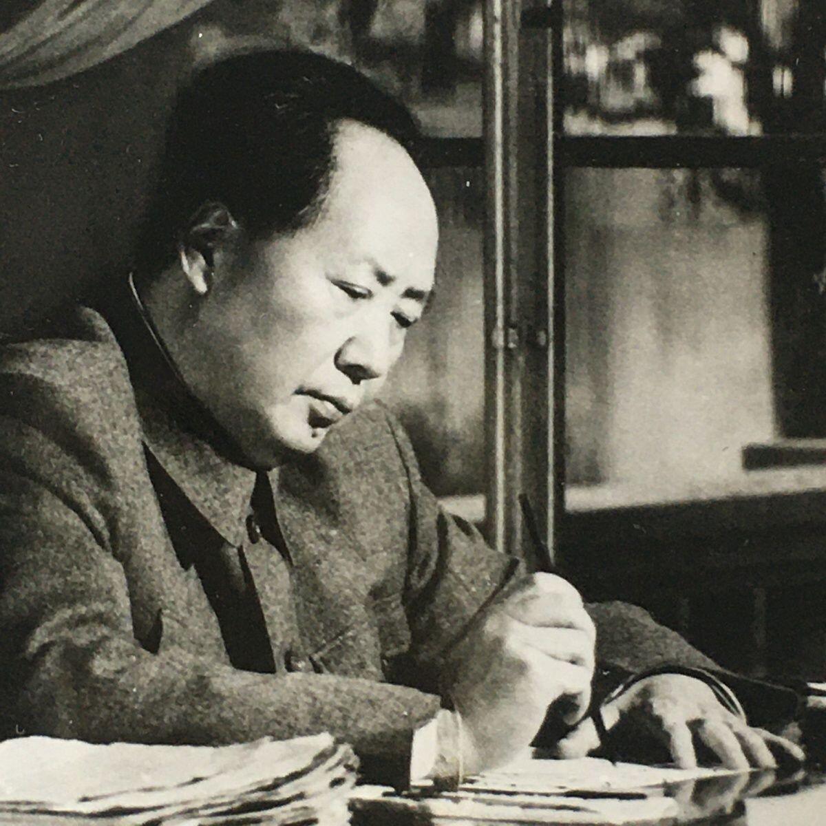         (长10.0cm)稀少六七十年代伟人毛主席办公照全新品相未流通1张原版真品如图旧藏文玩艺术收藏