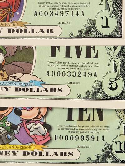 3月14号晚上8点 外国纸币自动截拍第38场 - 迪士尼2001年1-5-10元 近新全套