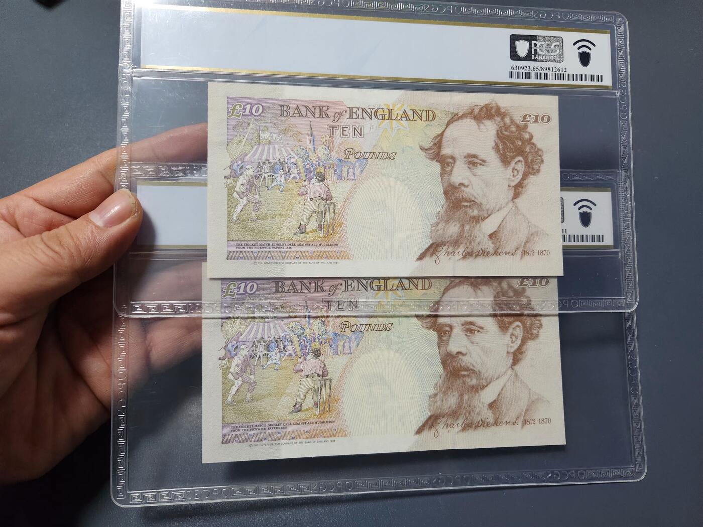 3月14号晚上8点 外国纸币自动截拍第38场 稀少签名英国10镑 高分2连号