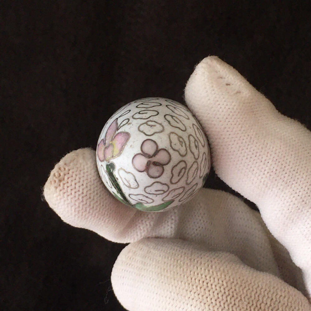       出口创汇时期白色铜胎掐丝珐琅磨光景泰蓝吉祥如意鸡蛋小摆件美品1对2只真品如图摆件旧藏文玩艺术收藏