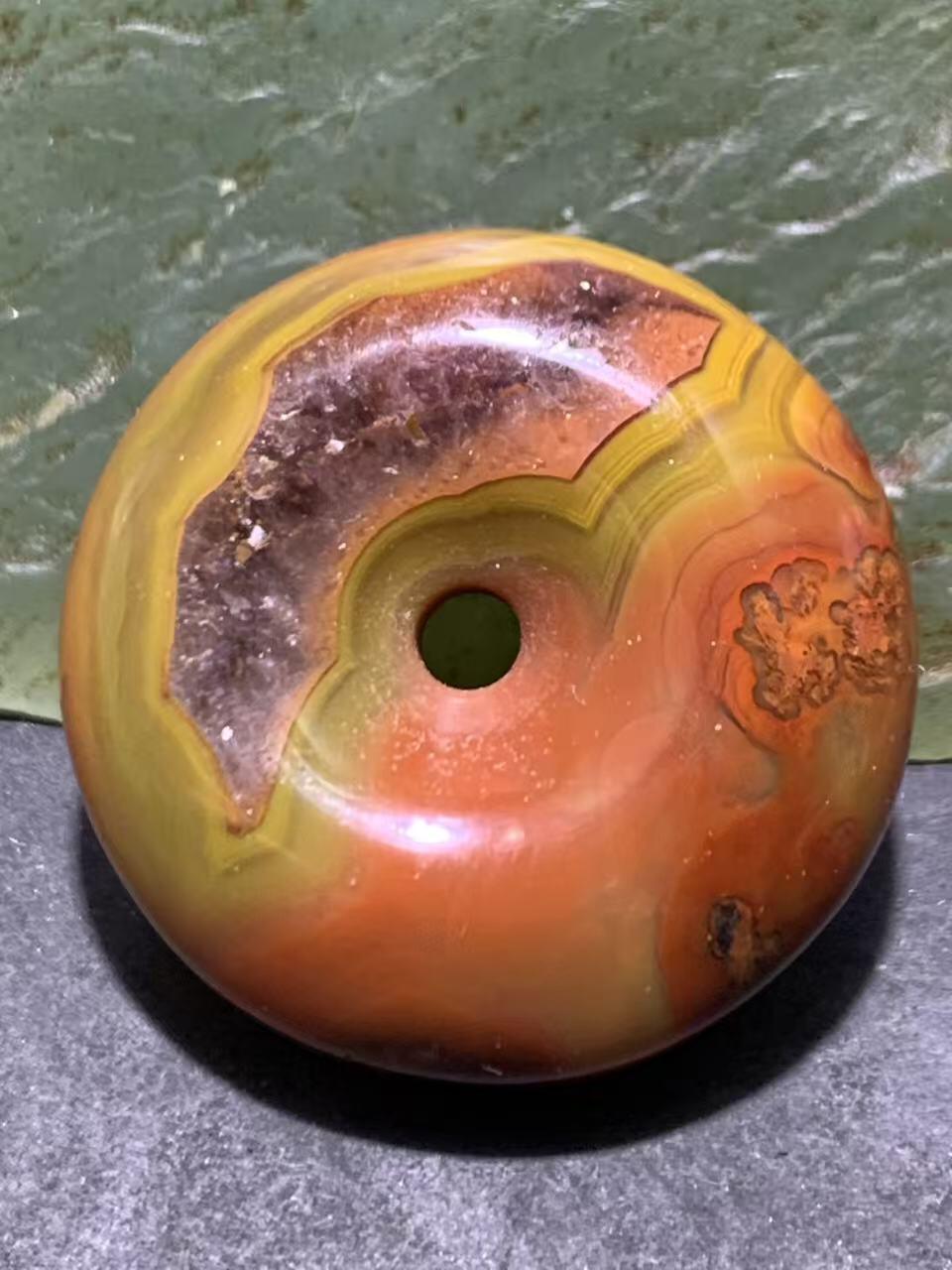 精美冻料冰飘草花纹战国红玛瑙平安扣一个，