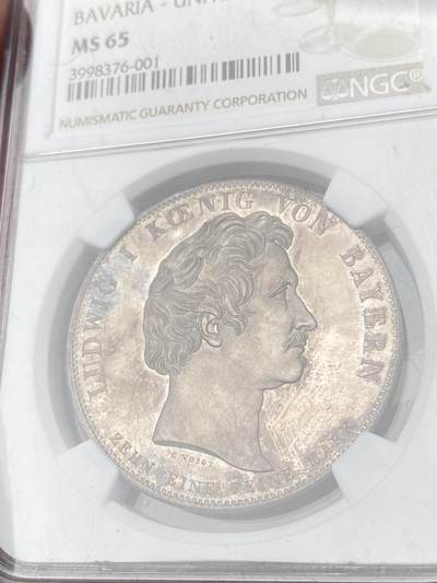 NGC MS65 1826年德国巴伐利亚路德维希一世纪念马克西米利安大学迁移大泰勒 为纪念马克西米利安大学从兰茨胡特迁至慕尼黑 路德维希一世敕令发行此枚泰勒加以纪念 双面原味厚重欧陆五彩裹身 底板类精制质感  是历史泰勒中不可多得顶级BU典藏级品质