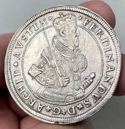 万国钱币拍卖第062期 - 1564-95年神圣罗马帝国斐迪南大公金羊毛纹章大泰勒 哈尔造币厂铸 打制深峻原味淡包浆 