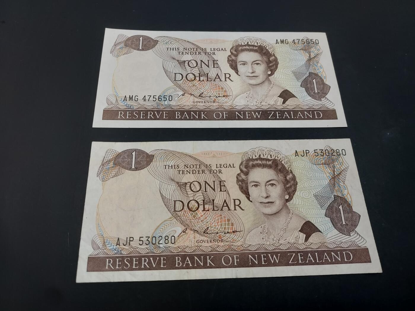 博彦收藏  AM 3月21日 8点钱币专场 全场包邮 新西兰 女皇1元 2枚 流通好品