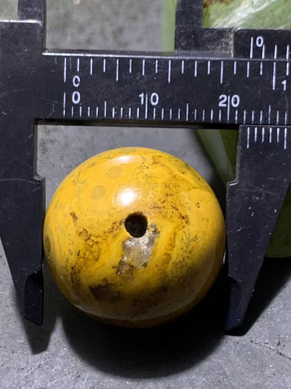 精美8字天眼纹九眼页岩天珠圆珠一颗