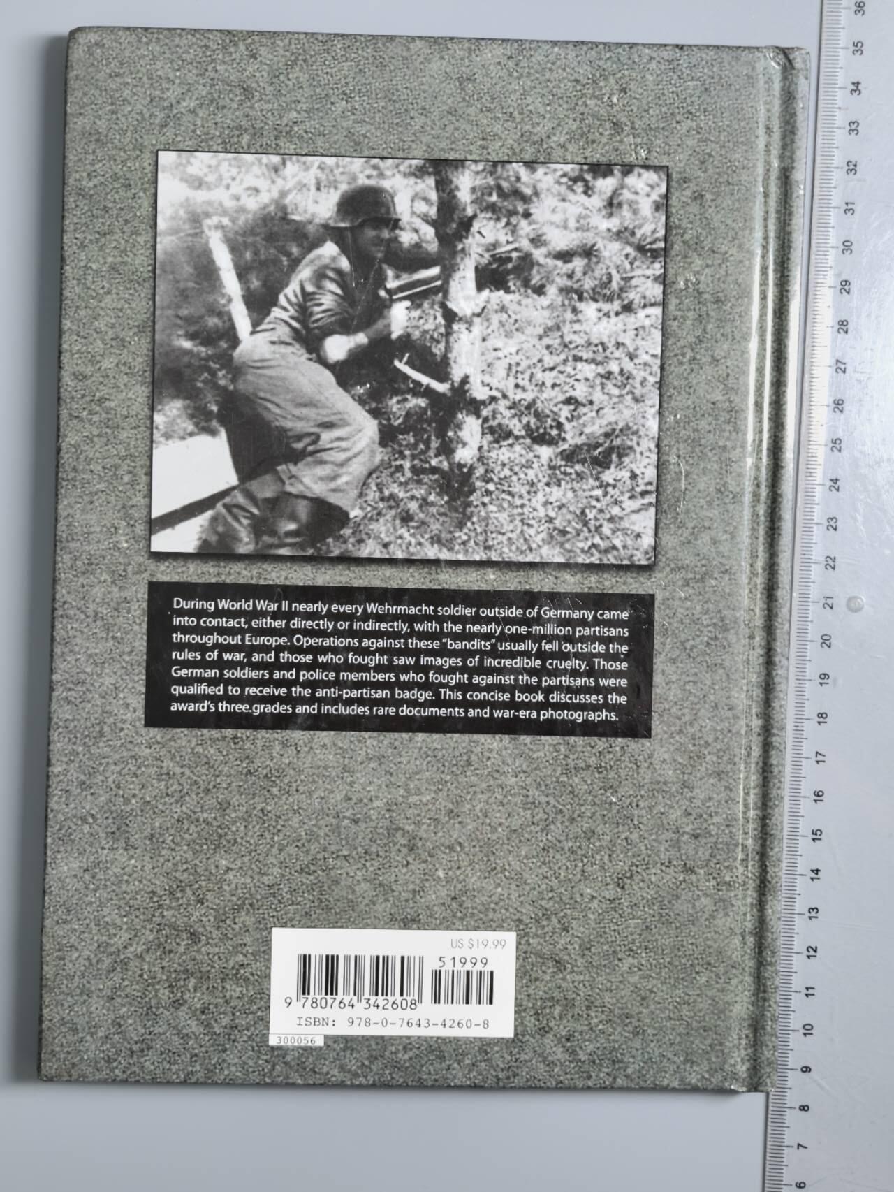 小驴勋章奖章收藏3月14日周六晚六点拍卖（珍爱和平，收藏战争，铭记历史，勿忘国耻，忠党爱国。有偿代拍，送拍规则在简介最后，参拍须阅读规则后再参拍，关系到运费包装发货时效真假辨别等关键信息，拍卖时不再发原图，看大图店主微信码在拍卖店铺介绍里） 得三抗击游击队奖章书籍