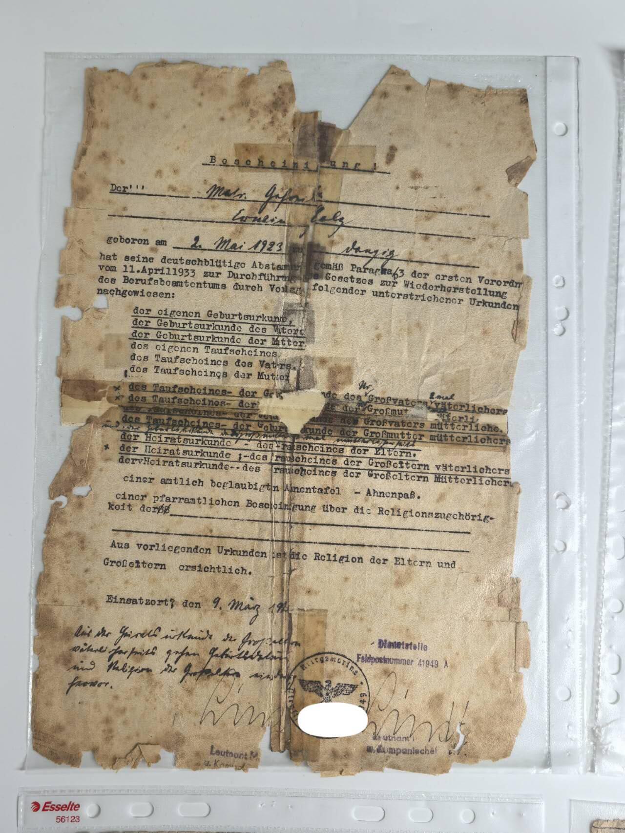 小驴勋章奖章收藏3月14日周六晚六点拍卖（珍爱和平，收藏战争，铭记历史，勿忘国耻，忠党爱国。有偿代拍，送拍规则在简介最后，参拍须阅读规则后再参拍，关系到运费包装发货时效真假辨别等关键信息，拍卖时不再发原图，看大图店主微信码在拍卖店铺介绍里） 战俘营释放证明，通行证等一组证件（送拍方表示为突破封锁奖章相关我机翻没翻译太明白）