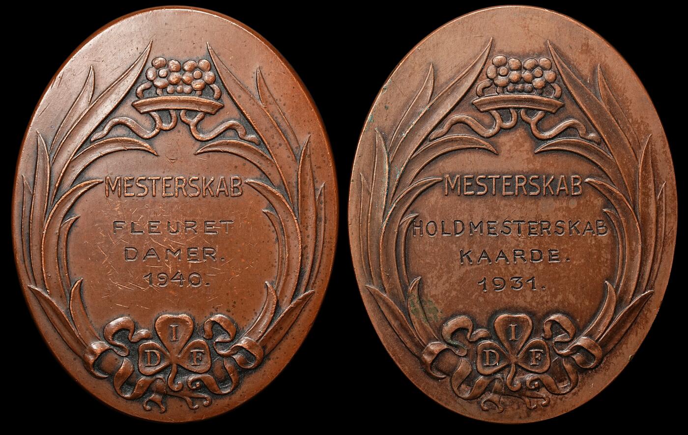修遠堂世界钱币第107期 1931-1940年丹麦击剑协会（DFF）椭圆形铜质奖章两枚，长73.43-73.45mm，重80.50-82.13g