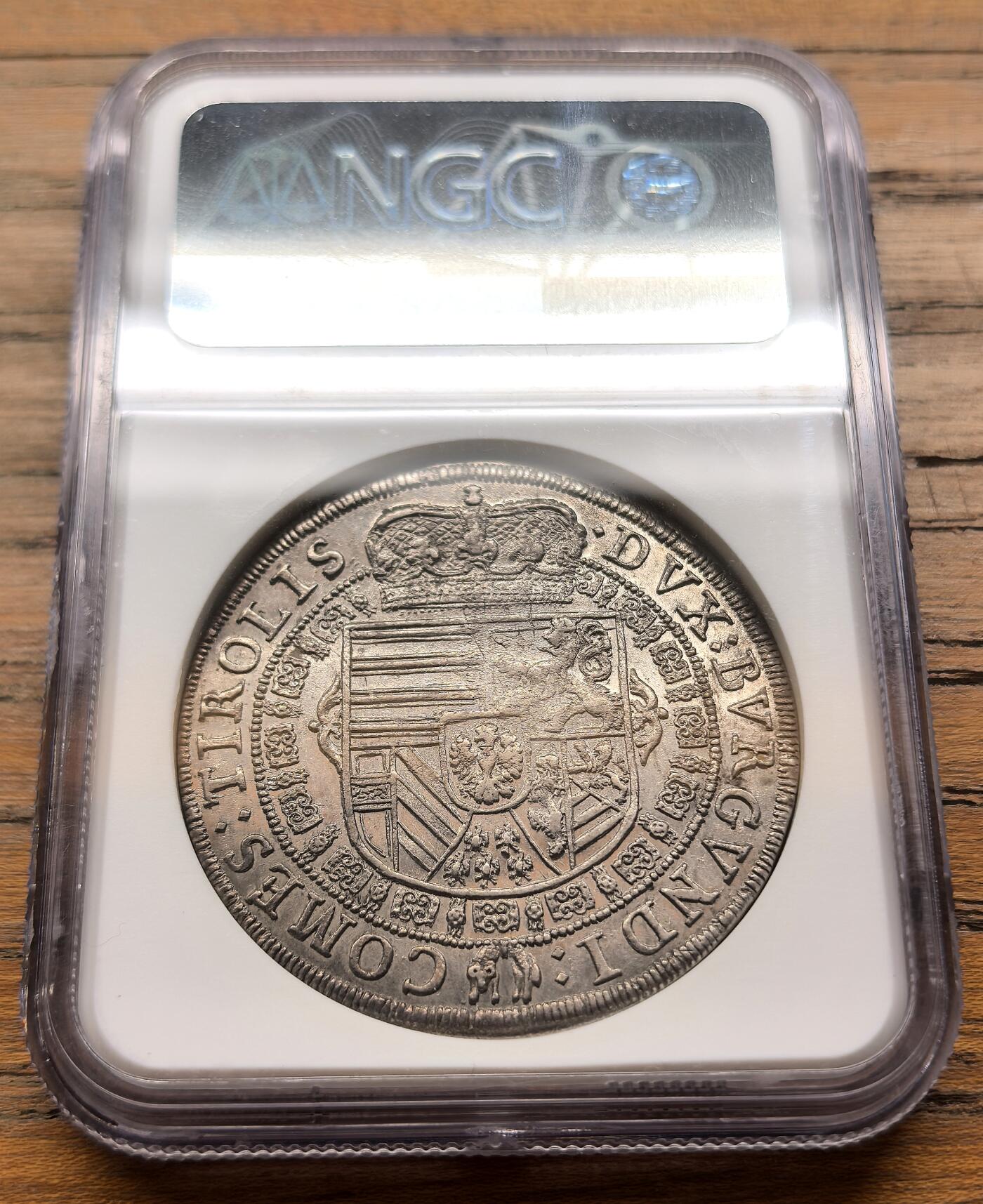 凡希社世界钱币微拍第三百二十一期 荐！1632神罗蒂罗尔大公利奥波德五世戎装像泰勒大银NGC-MS62，欧陆中度灰彩，侧光下呈现香槟金包浆，三十年战争时期铸造，高品存世稀少！（视频参考）