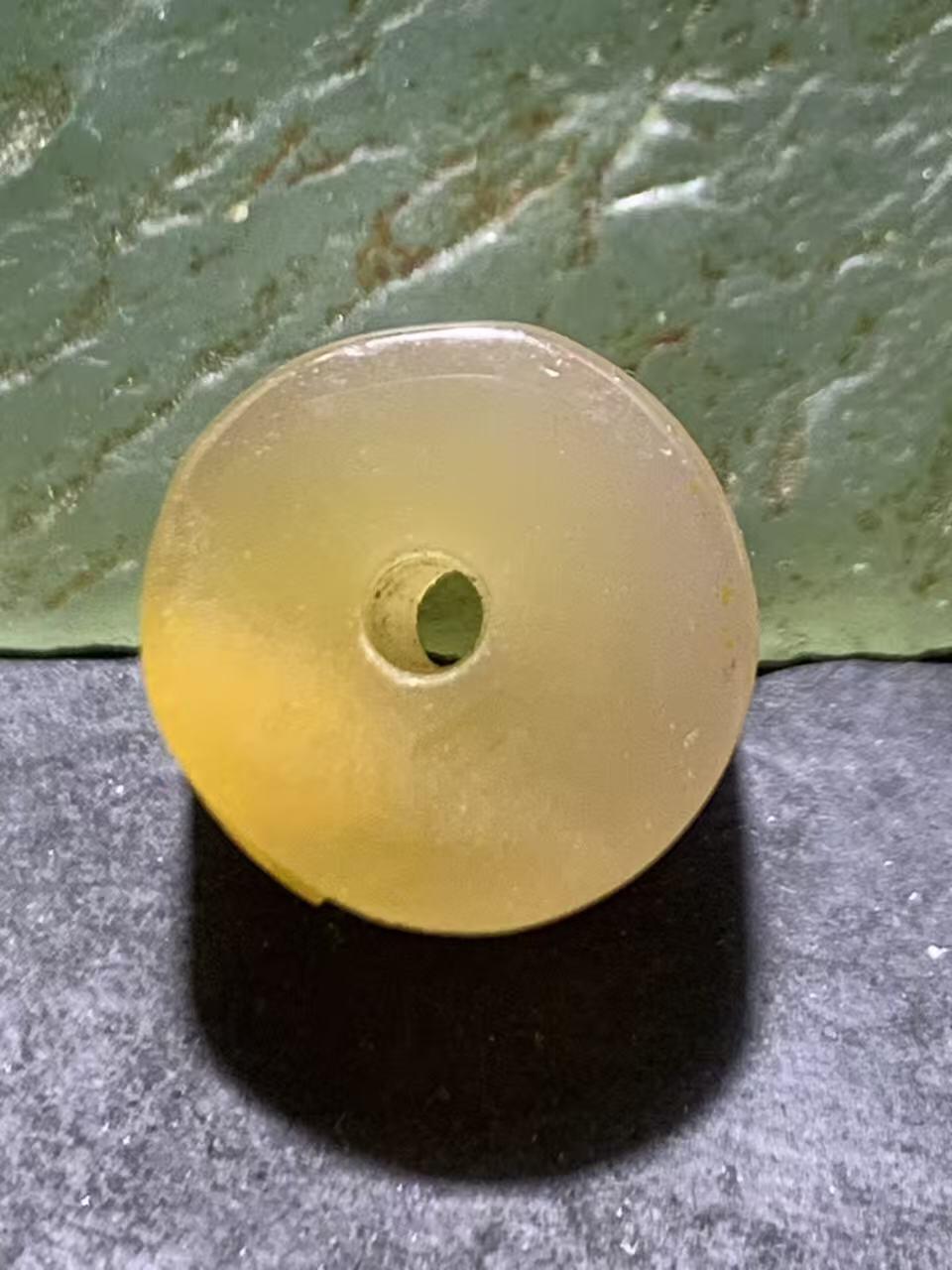 精美高玉化亚光冻料飘金沙鸡油黄战国红玛瑙手工俏色巧雕万字符墩子一个