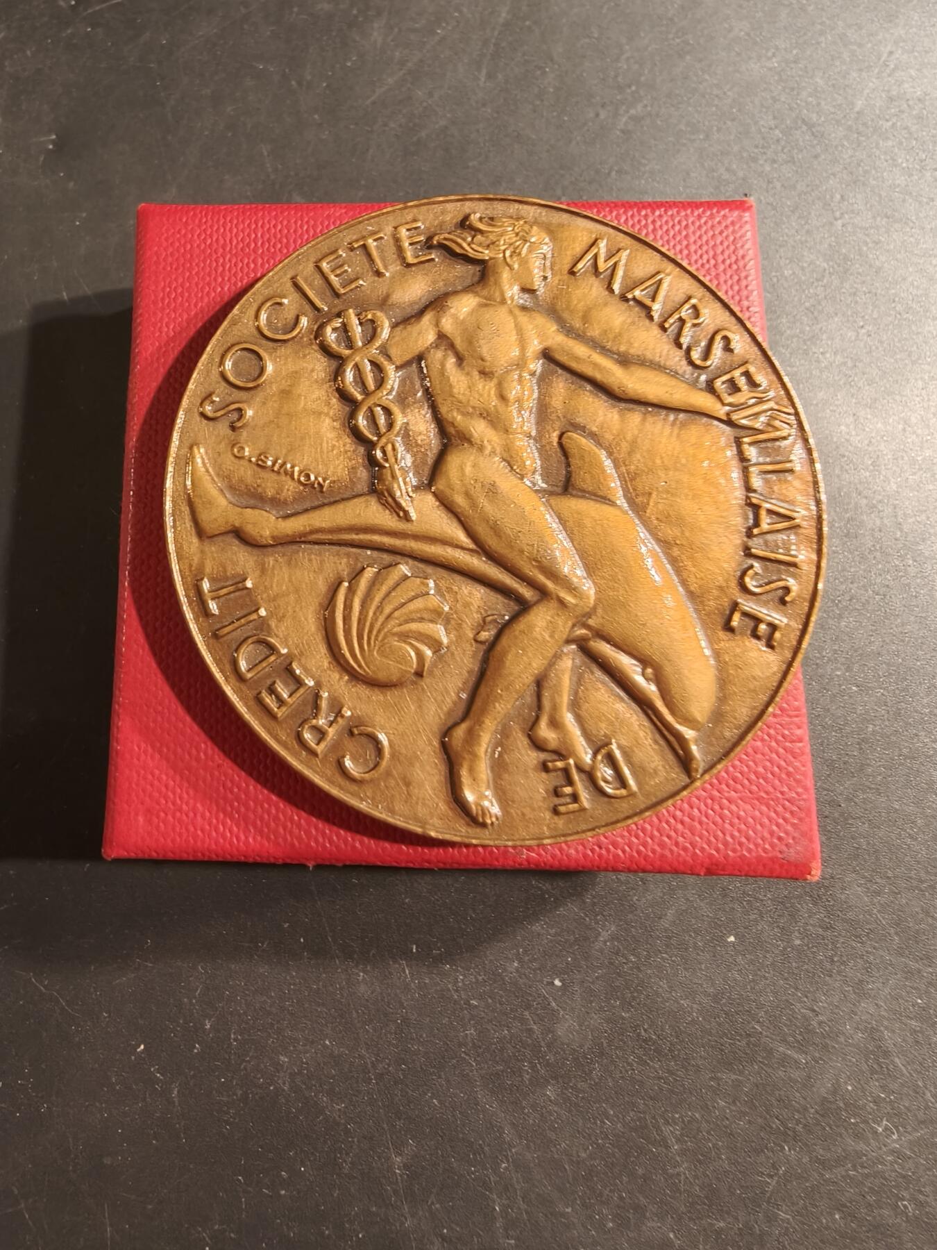 老王徽章第187期 法国马赛信贷银行100周年大铜章    原盒    高浮雕   直径58mm    重量126.5g