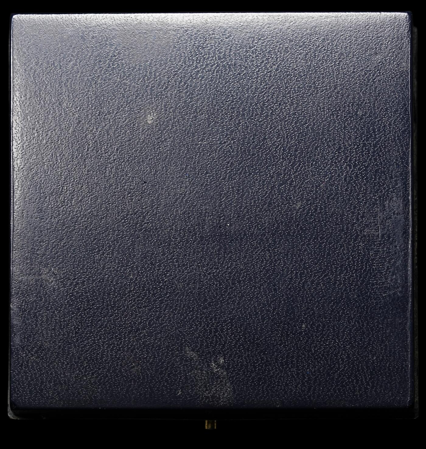 修遠堂世界钱币第107期 法国船级社（Bureau Veritas）150 周年纪念铜章（1828–1978），盒子有破损，72mm，243.44g