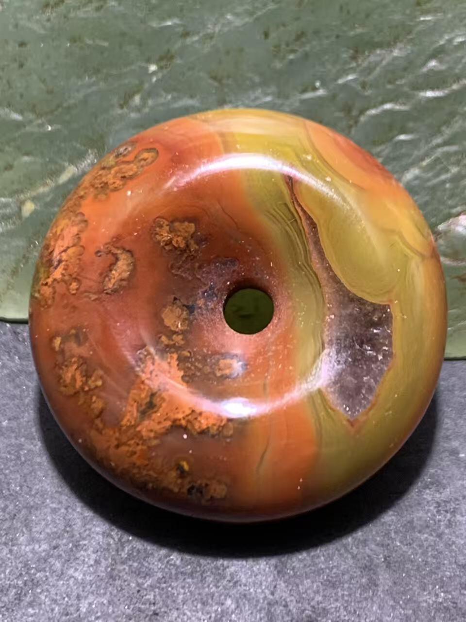 精美冻料冰飘草花纹战国红玛瑙平安扣一个，