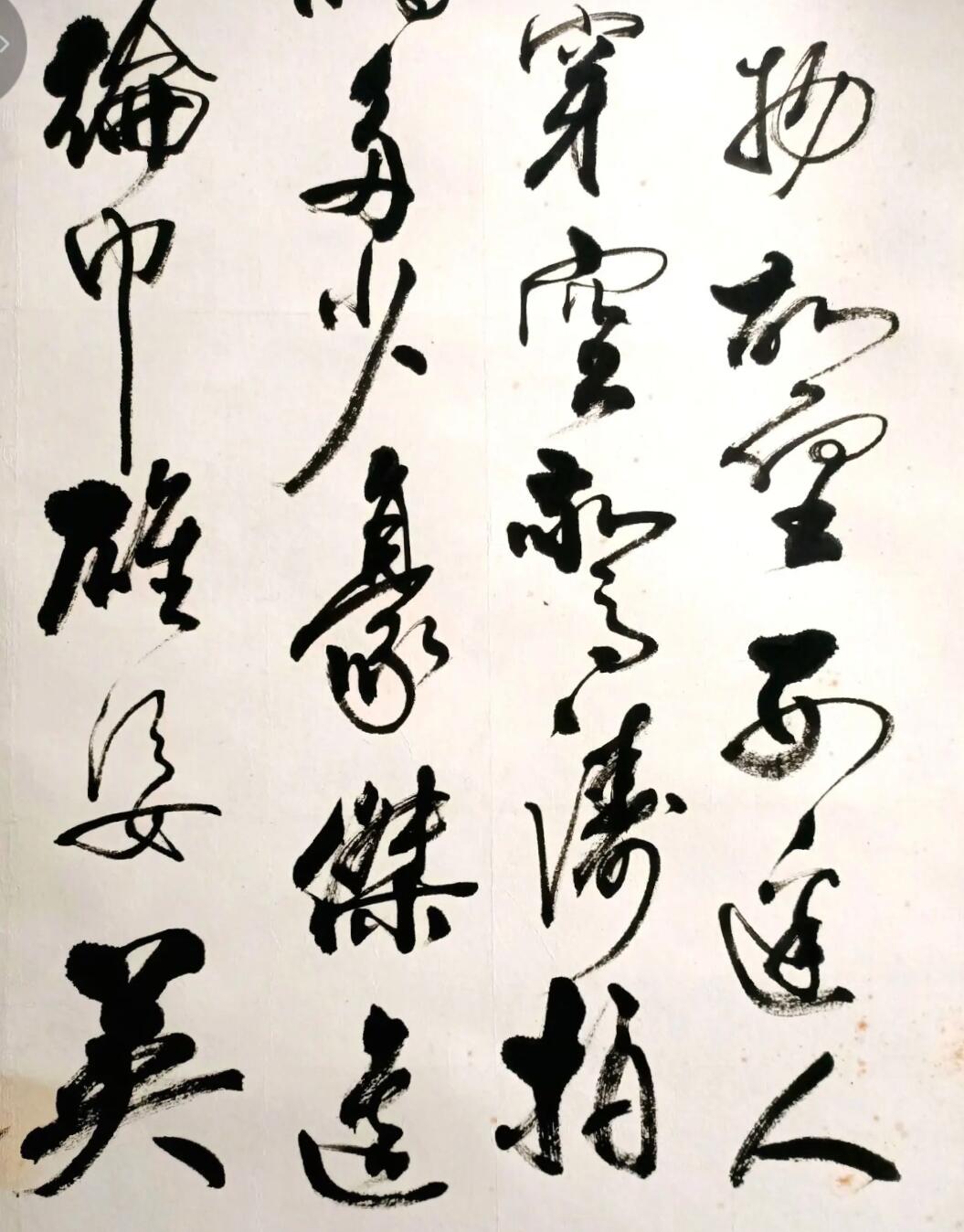 王学舟作为军旅书法家，其作品兼具军人的刚健与文人的儒雅，这幅《念奴娇·赤壁怀古》正是其风格的典型体现。 从专业角度看，此作属于功力扎实、风格鲜明的行草作品，虽非开宗立派的大师级创作，但在当代军旅书法中具有代表性，适合作为书房陈设或收藏。