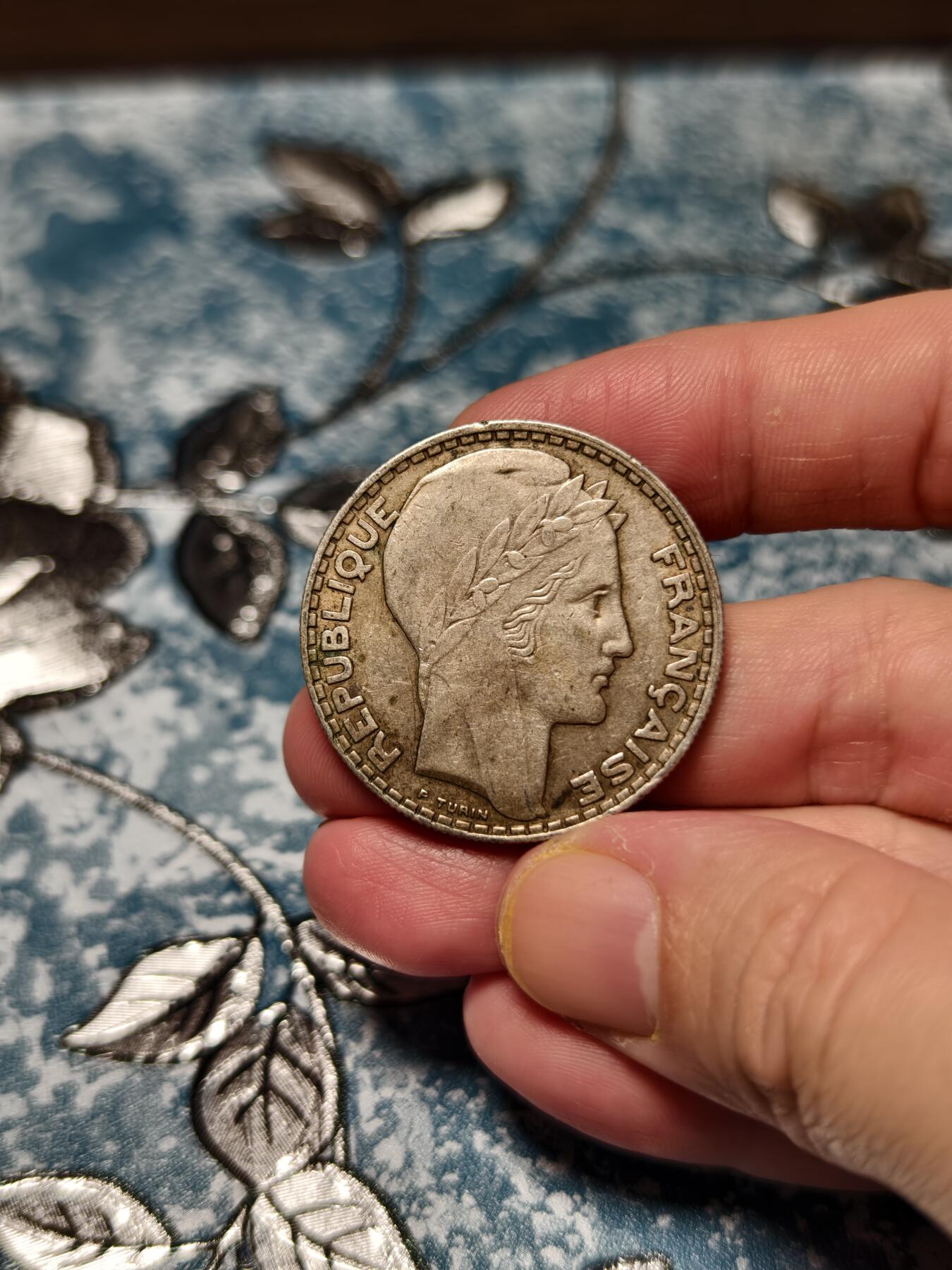 抚柳草堂-第十六期章牌钱币  奖章勋章限时免佣 满百包邮 放漏专场 1933法国谷物女神20法郎银币 重20g老包浆好味道