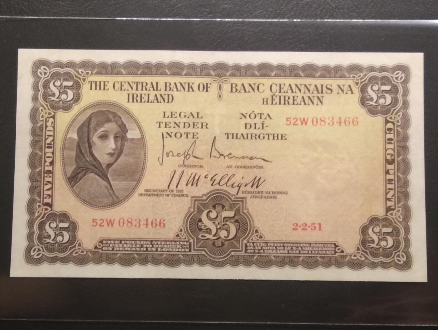 2026三月第二期，总219期 爱尔兰1951年5镑AUNC，早期下方有英爱两国货币互换协议的版本，爱尔兰人格化象征“拉维利夫人”
