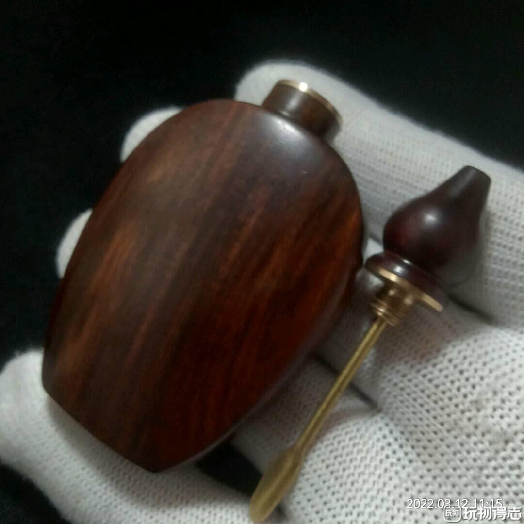 老挝红酸枝鼻烟壶