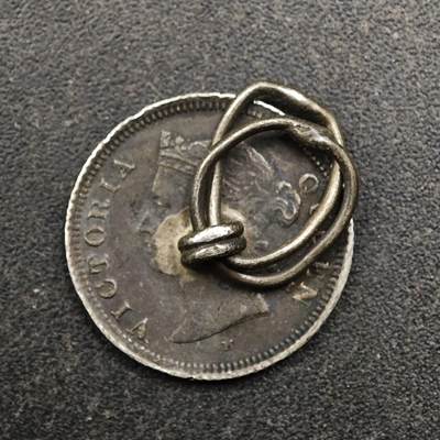 【淘币小摊】实时拍第八百八十拍   散币场    每周一统一发货 - 香港1876年维多利亚五仙银币带环