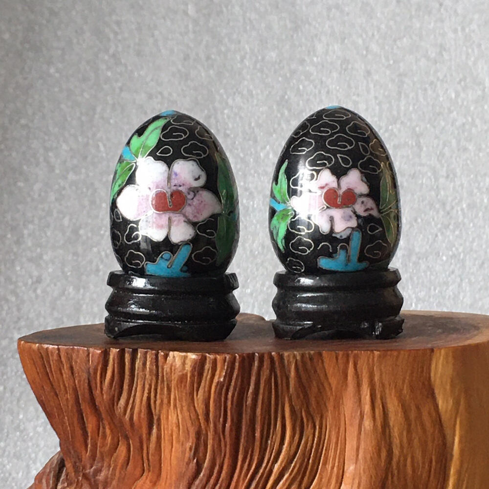         出口创汇时期黑色铜胎掐丝珐琅磨光景泰蓝吉祥如意鸡蛋小摆件美品1对2只真品如图摆件库存旧藏文玩艺术收藏