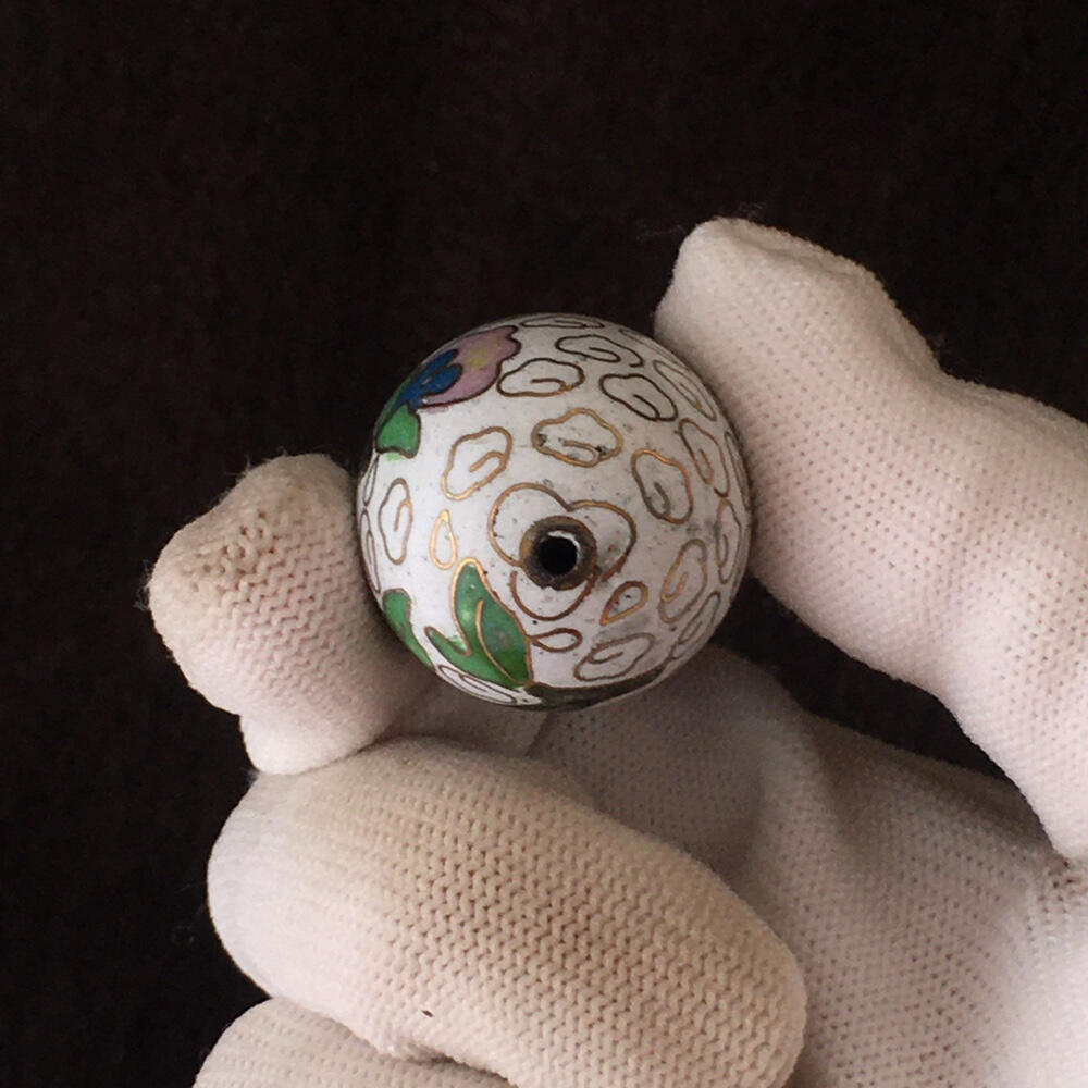       出口创汇时期白色铜胎掐丝珐琅磨光景泰蓝吉祥如意鸡蛋小摆件美品1对2只真品如图摆件旧藏文玩艺术收藏