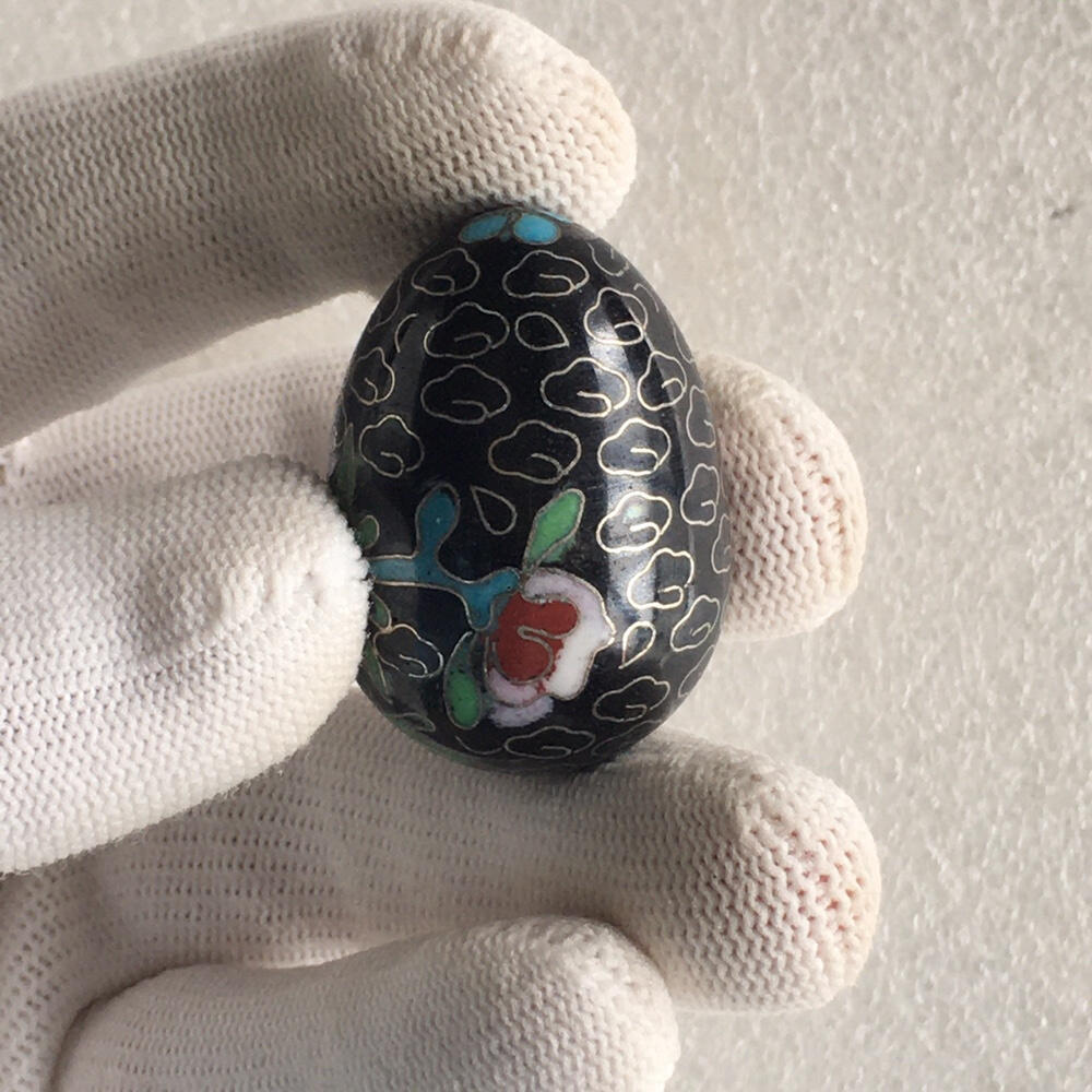         出口创汇时期黑色铜胎掐丝珐琅磨光景泰蓝吉祥如意鸡蛋小摆件美品1对2只真品如图摆件库存旧藏文玩艺术收藏