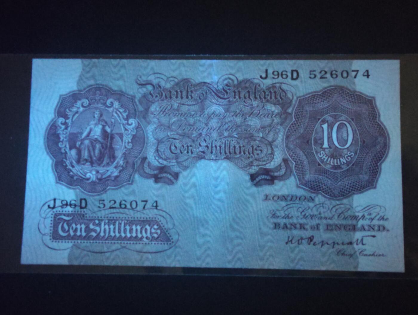 2026三月第二期，总219期 英格兰战时A序列10先令UNC-，有别于战前战后普通的红色版本用紫色印刷