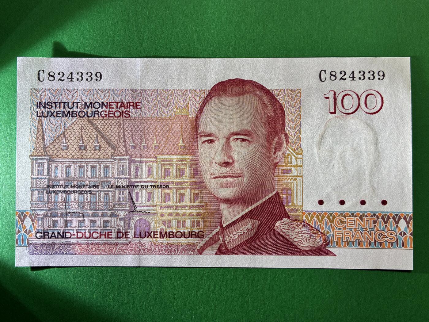 咖啡豆•收藏 2026年Mar_19th世界各国纸币拍卖 卢森堡 1980年 100法郎 全新UNC 外国纸币