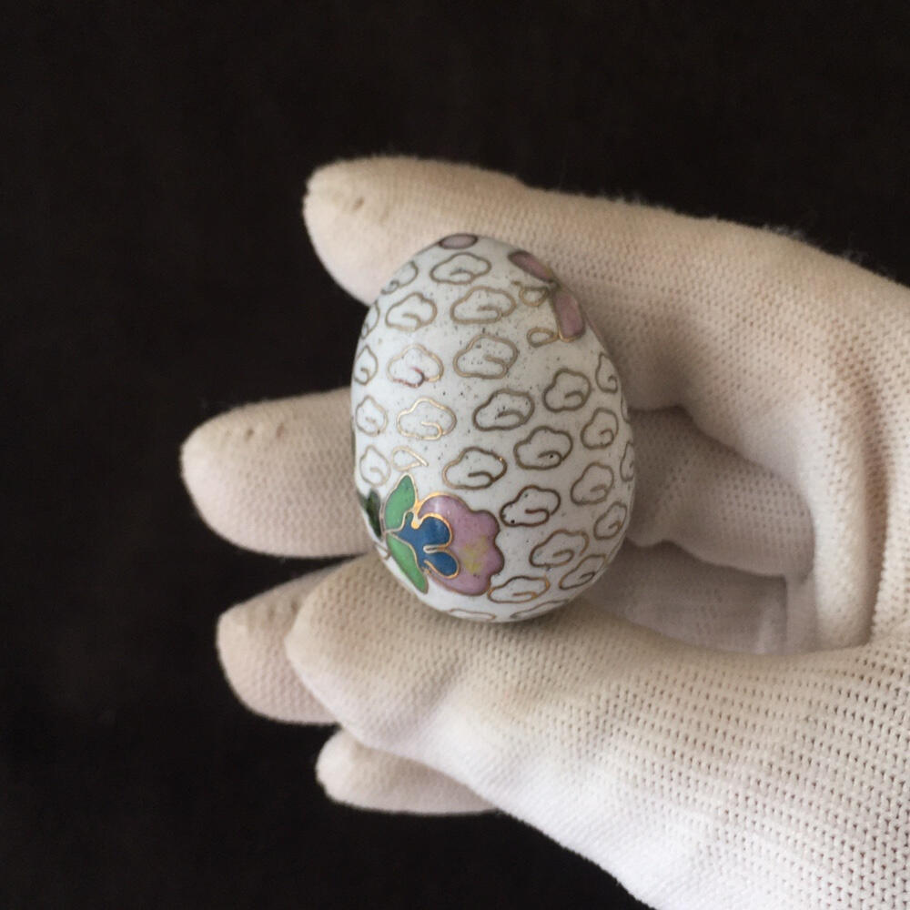       出口创汇时期白色铜胎掐丝珐琅磨光景泰蓝吉祥如意鸡蛋小摆件美品1对2只真品如图摆件旧藏文玩艺术收藏