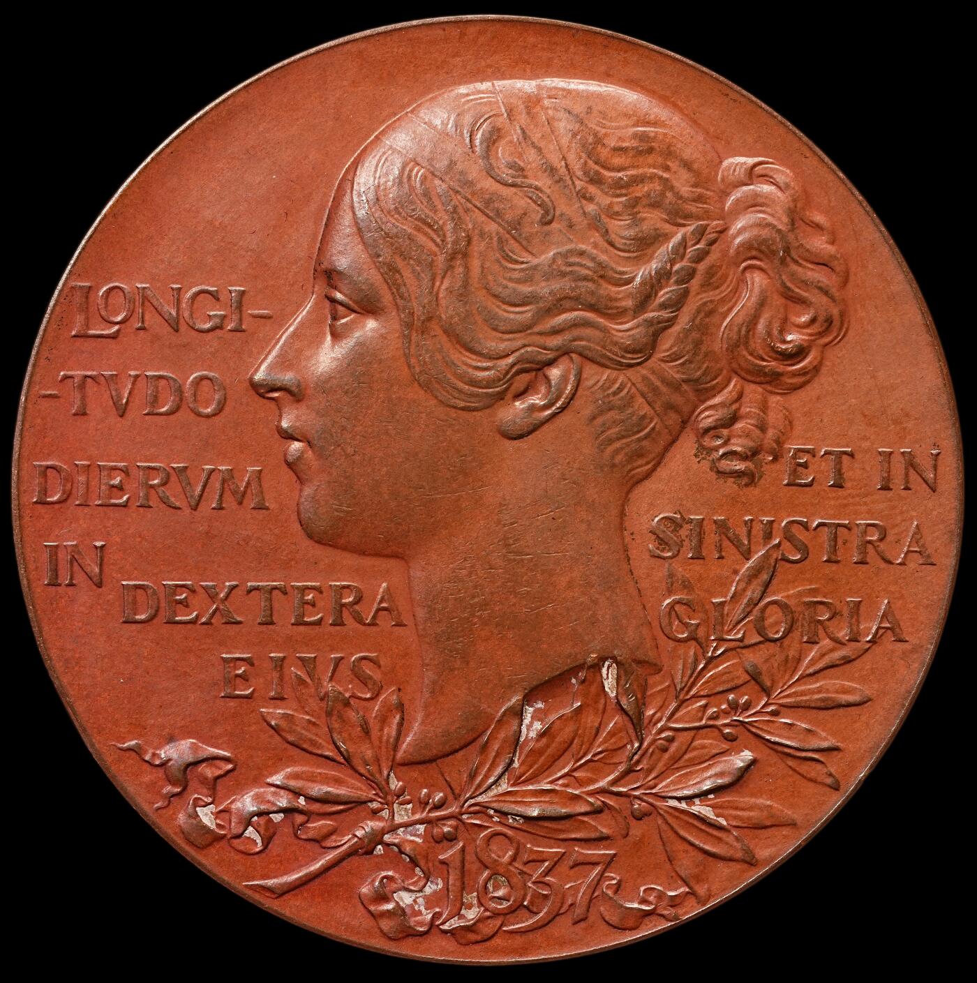 修遠堂世界钱币第107期 1897年英国维多利亚女王登基 60 周年官方铜质纪念章，背面头像下方月桂枝缝隙内残余石膏污渍，未清理，55.72mm，75.34g