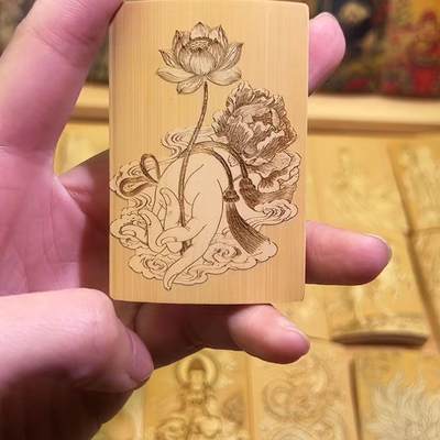 听雨轩（75）竹牌专场 - 留青工艺竹牌手把件4*6cm  佛手莲花