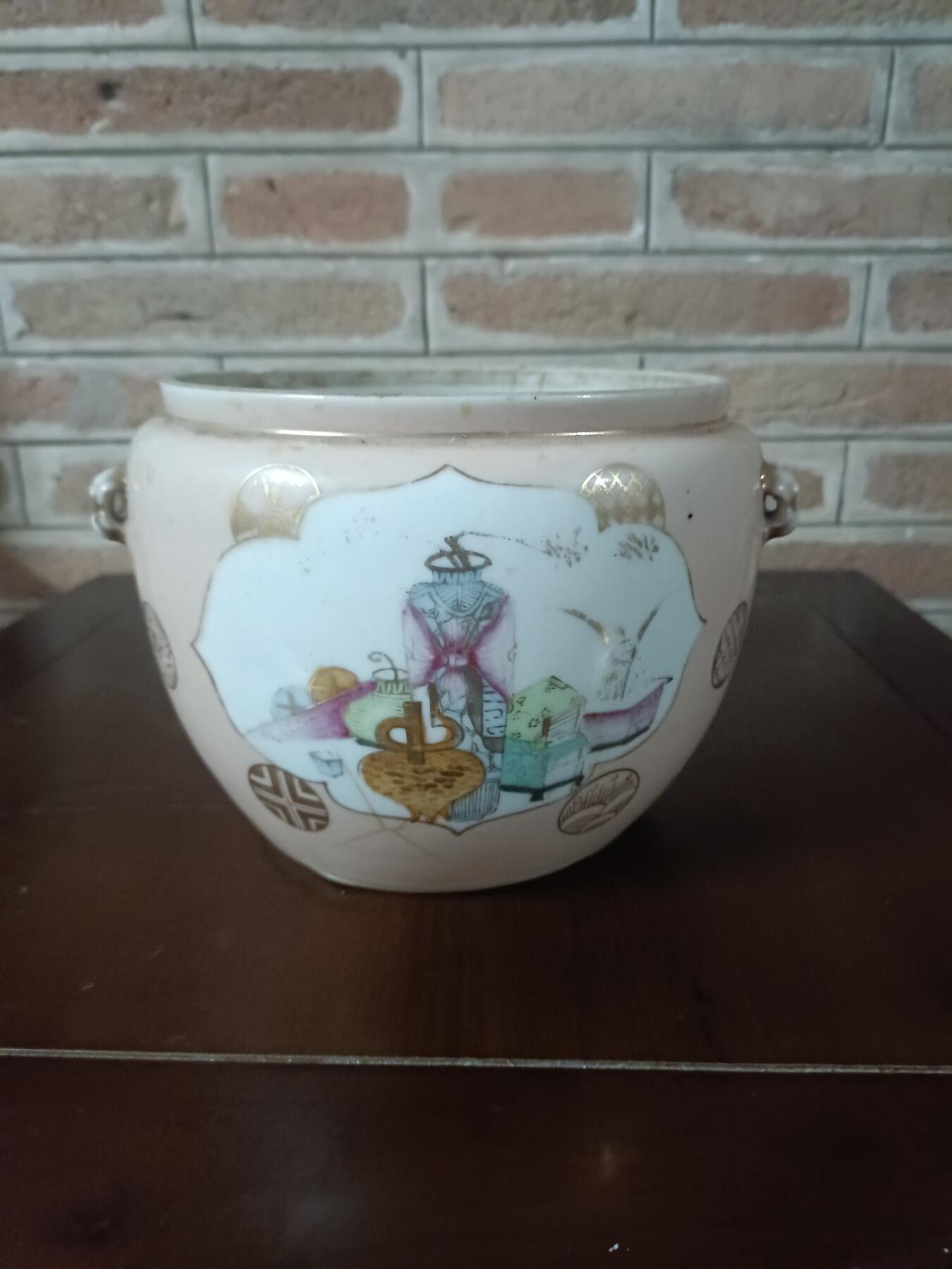 民国粉彩描金开光博古图纹罐