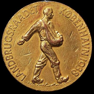 修遠堂世界钱币第107期 -  丹麦土地委员会 150 周年纪念镀金铜章（1788–1938），顶部挂扣去除，50.13mm，80.28g