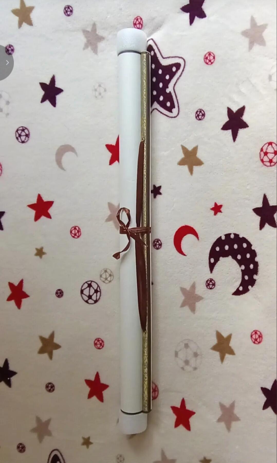 王学舟作为军旅书法家，其作品兼具军人的刚健与文人的儒雅，这幅《念奴娇·赤壁怀古》正是其风格的典型体现。 从专业角度看，此作属于功力扎实、风格鲜明的行草作品，虽非开宗立派的大师级创作，但在当代军旅书法中具有代表性，适合作为书房陈设或收藏。