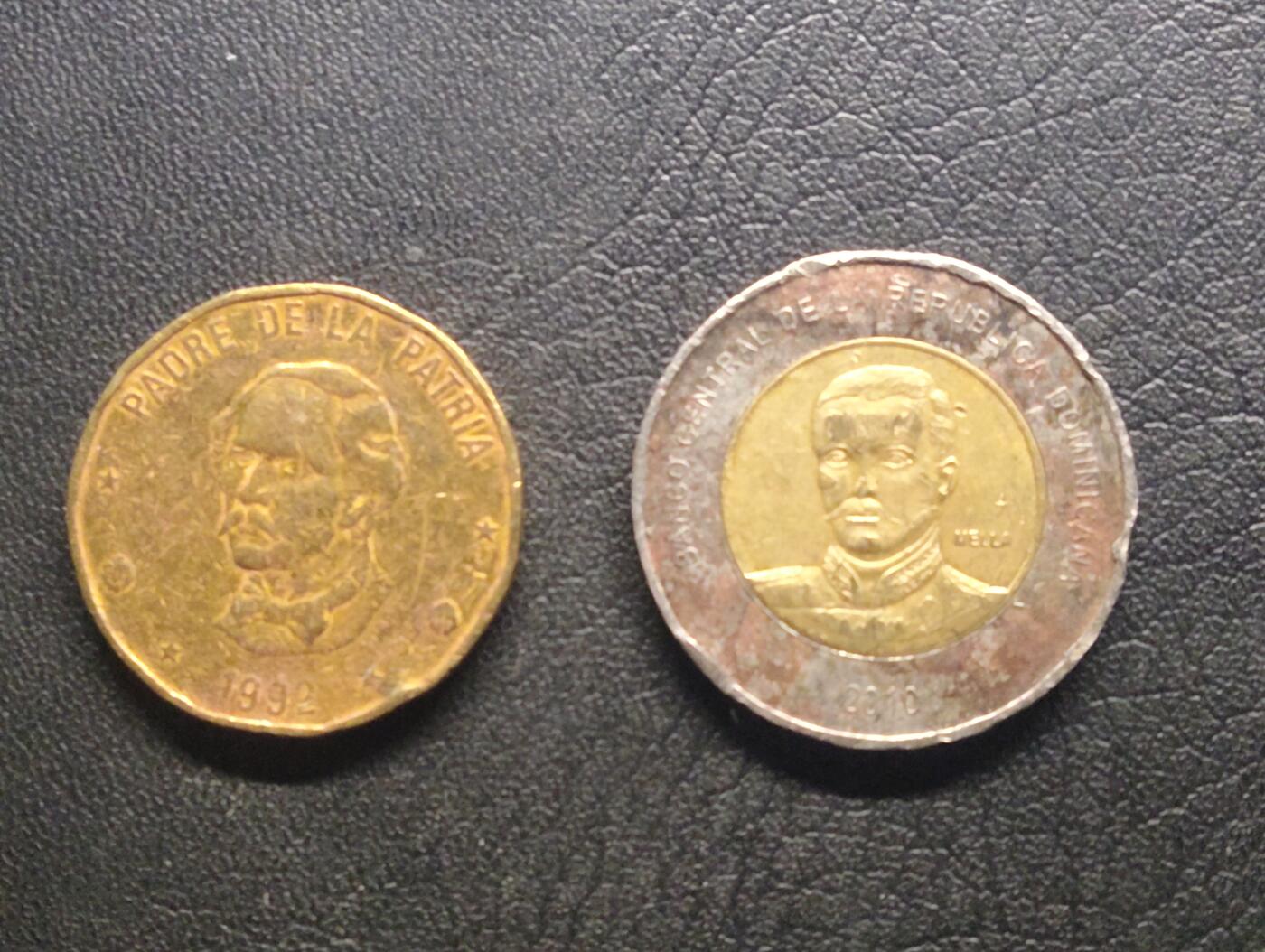 荟藏特别场次第七期——“社长的钢镚堆” 多米尼加硬币批量两个 1+10比索