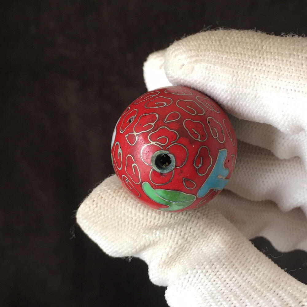         出口创汇时期红色铜胎掐丝珐琅磨光景泰蓝吉祥如意鸡蛋小摆件美品1对2只真品如图摆件旧藏文玩艺术收藏