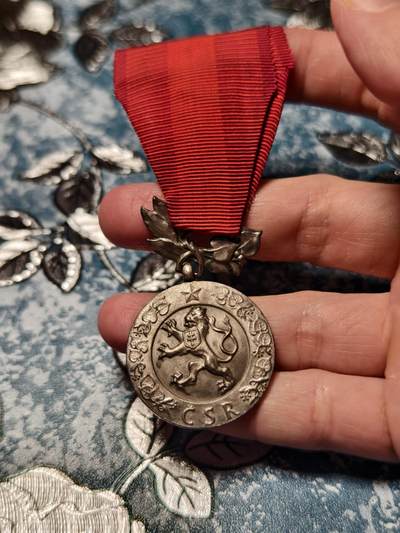 抚柳草堂-第十六期章牌钱币  奖章勋章限时免佣 满百包邮 放漏专场 - 1939捷克斯洛伐克第一共和国（CSR）国防功勋奖章  900银 去掉绶带净重22.9g 三标齐全  csr二战原版 非常稀少收藏价值高 